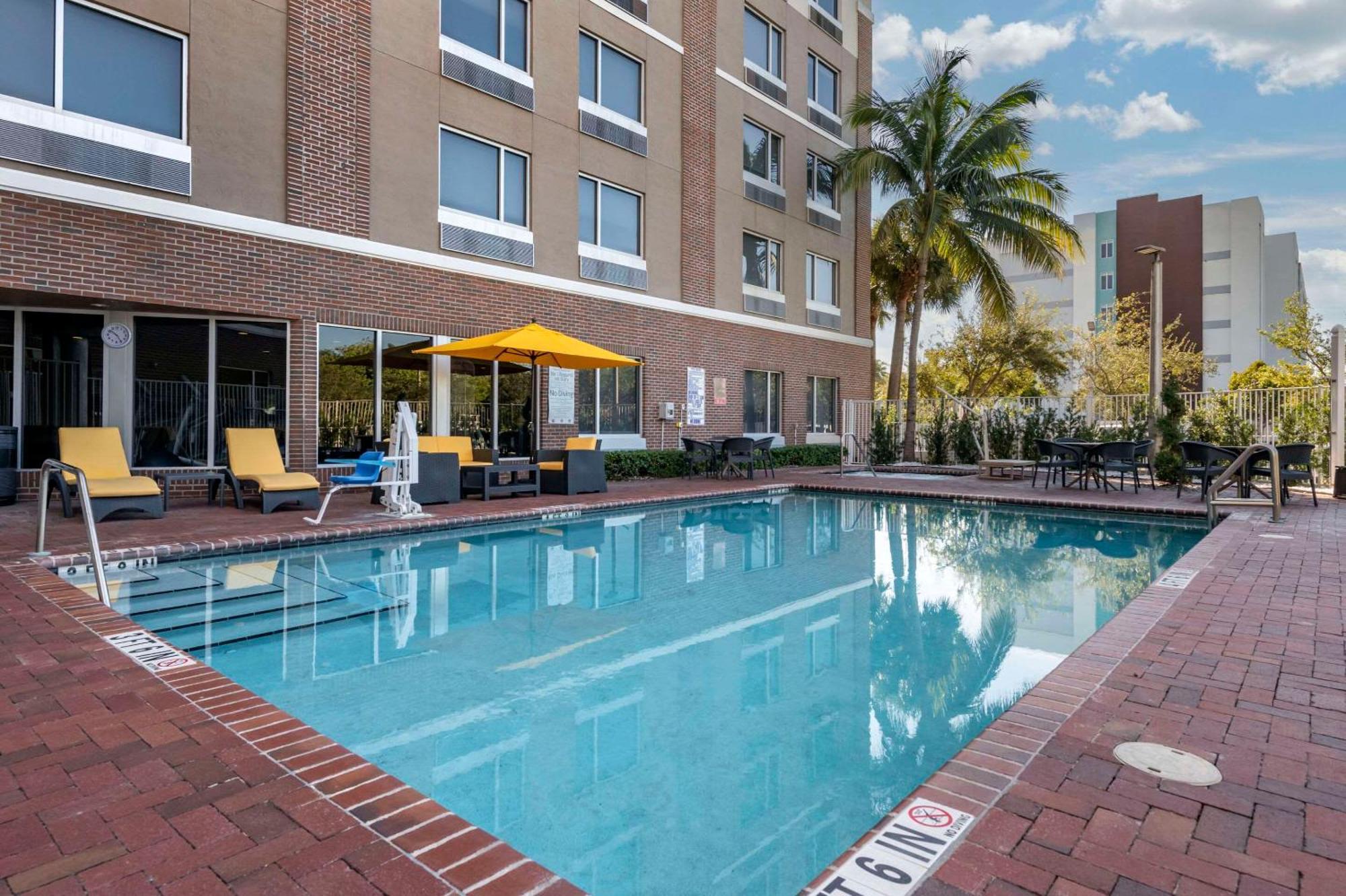 Cambria Hotel Ft Lauderdale, Airport South & Cruise Port Dania Beach Eksteriør billede